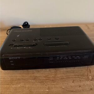Sony Black Dream Machine AM/FM Radio‎
